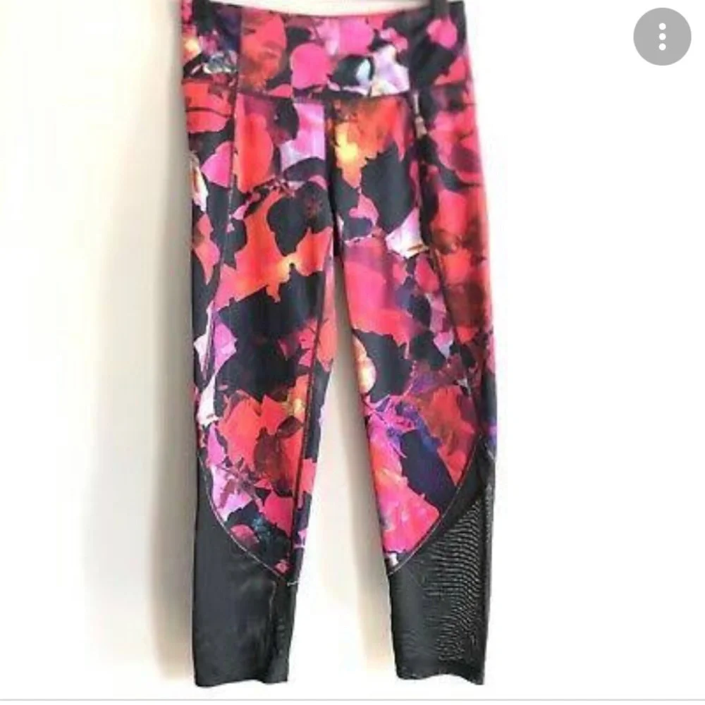 Athleta Legging Pant Mystique Chaturanga Floral Red Pink Black Size Small - Picture 1 of 9